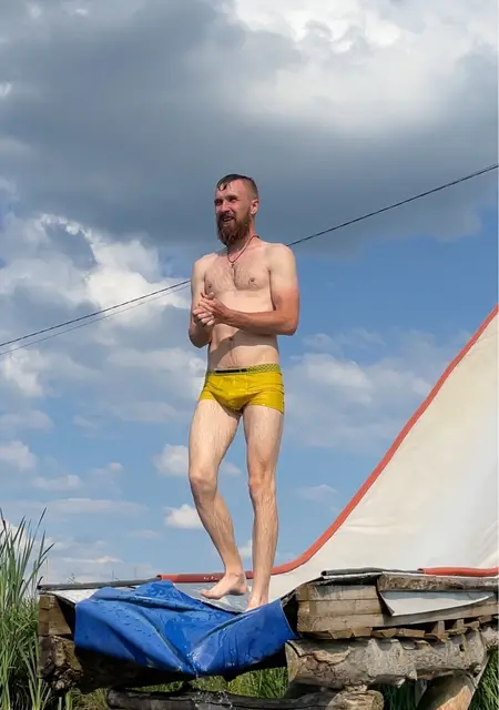 Я Max, 26 років з Жмеринки, шукаю знайомства без зобов'язань