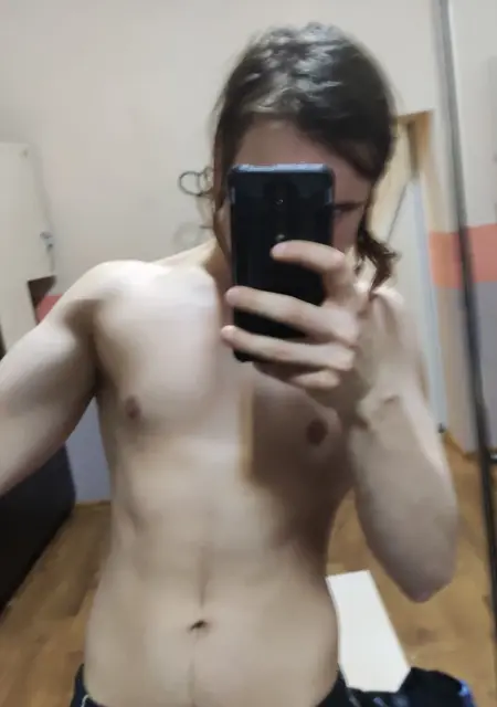 Я Вадим, 21 років з Краматорська, шукаю знайомства на одну ніч