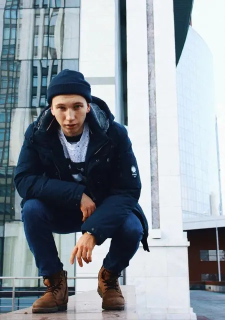 Я Дмитрий, 27 років з Макіївки, шукаю знайомства на одну ніч