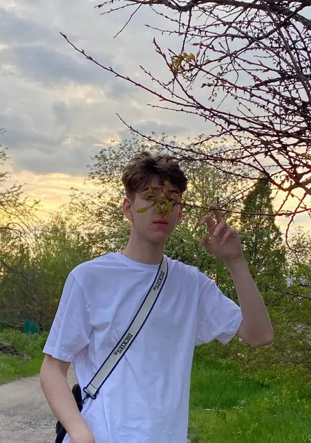 Я Даниил, 19 років з Донецька, шукаю знайомство для постійних стосунків