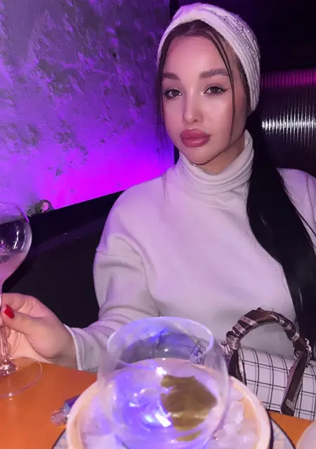 Я Диана, 20 років, знайомлюсь для спільні подорожі у Київ