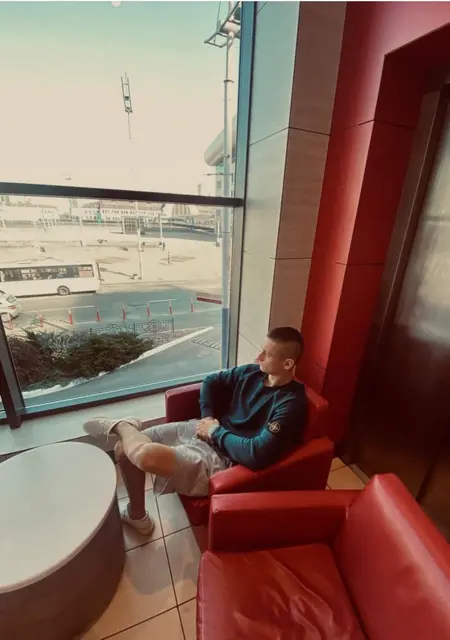 Я Vasyl, 20 років з Косів, шукаю знайомства без зобов'язань