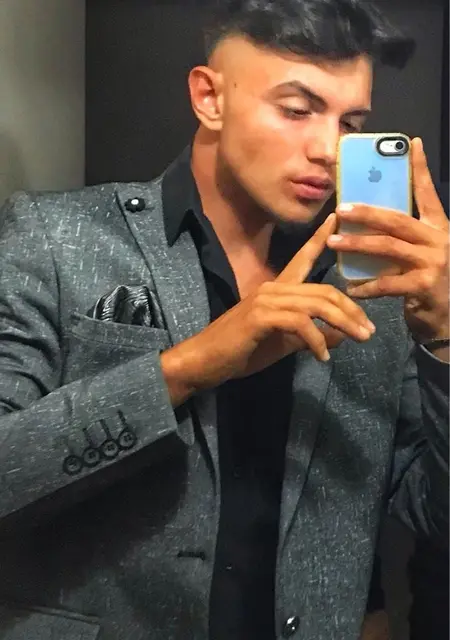 Я Emre, 25, знакомлюсь без обязательств в Конье