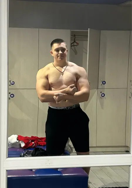 Я Danya, 20 років з Одеси, шукаю знайомства без зобов'язань