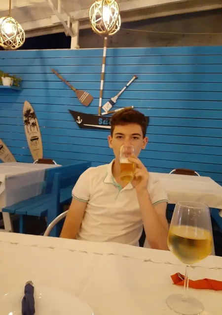 Борис з Харкова, мені 20 років, познайомлюсь для відкриті стосунки