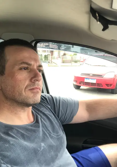 Juliano из Тубаран, мне 28, познакомлюсь на одну ночь