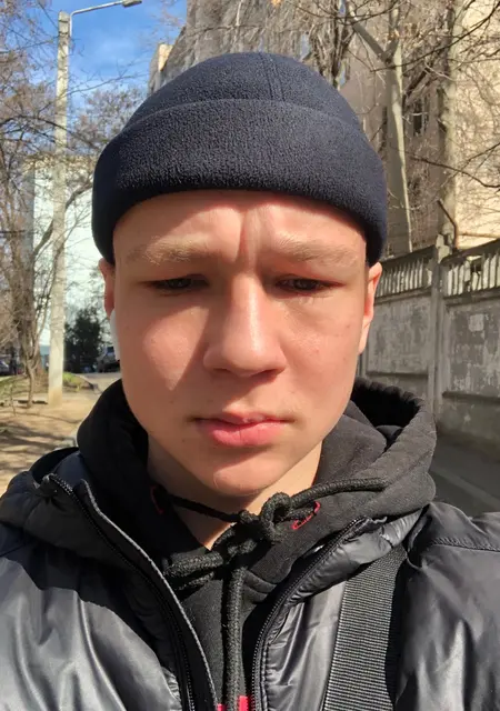 Я Максим, 21 років з Львова, шукаю знайомства на одну ніч