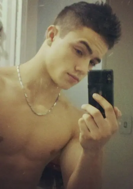 Я Dima, 24, из Бахмача, ищу знакомства без обязательств