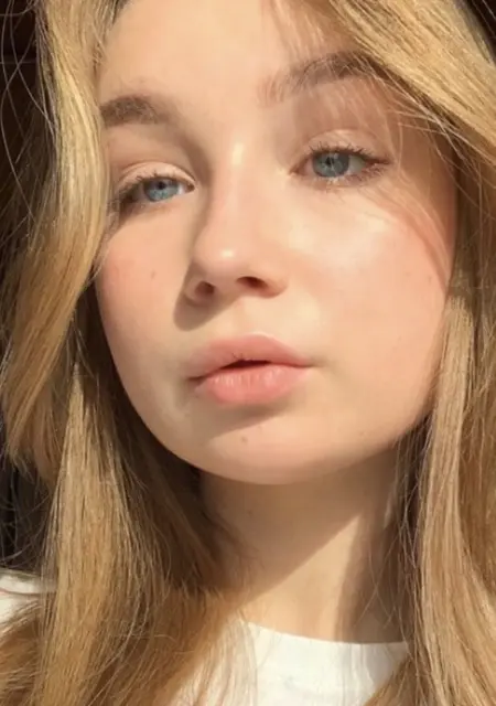 Мария з Луганська, мені 18 років, познайомлюсь для приємного проведення часу