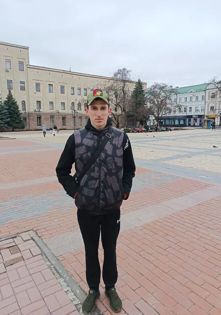 Я Vania, 21, из Кропивницкого, ищу знакомства без обязательств