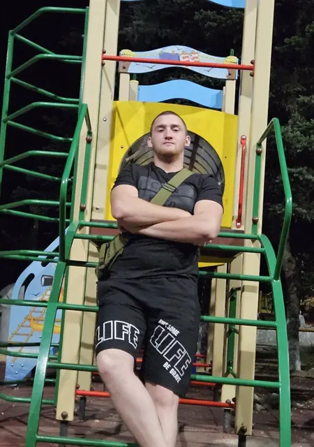 Я Никита, 21 років, знайомлюсь на одну ніч у Донецьку