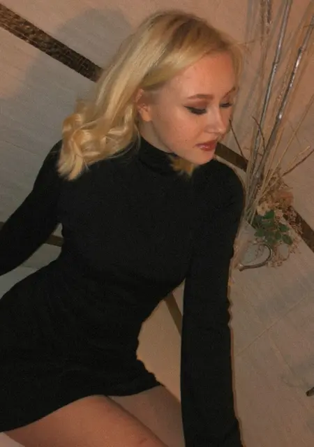 Я Нина, 23, из Одессы, ищу знакомство для совместных путешествий