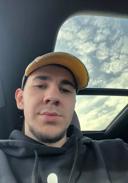 Zagir from Bradford, looking for one-night stand