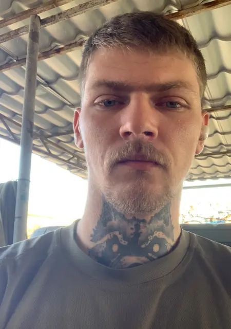 Я Александр, 27, из Киева, ищу знакомства на одну ночь