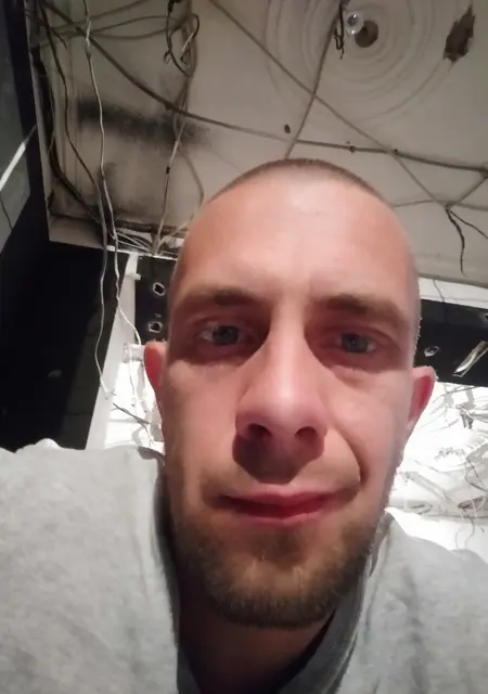 Артём из Алматы, мне 35, познакомлюсь на одну ночь