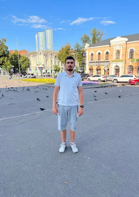 Богдан з Полтавы, мені 20 років, познайомлюсь на одну ніч