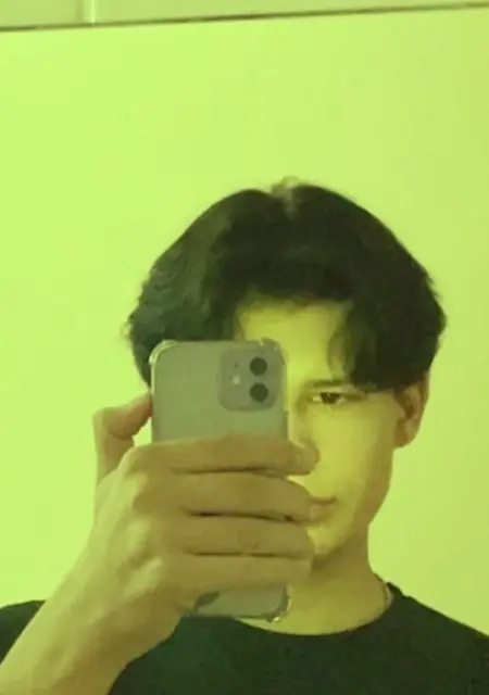 Егор з Макіївки, шукаю на сайті знайомства на одну ніч