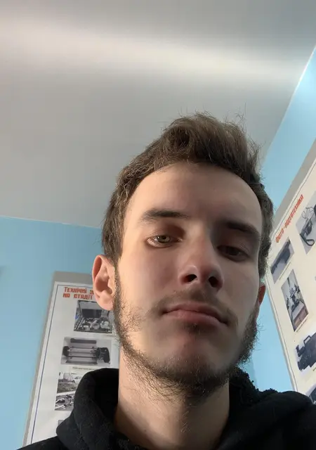 Я Александр, 21 років, знайомлюсь без зобов'язань у Бердичів