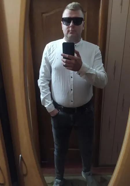 Витя из Умани, мне 28, познакомлюсь без обязательств