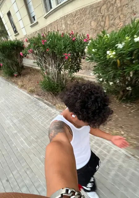 Soy Dieric, 22 años, conociéndome para relación sin ataduras en Barcelona