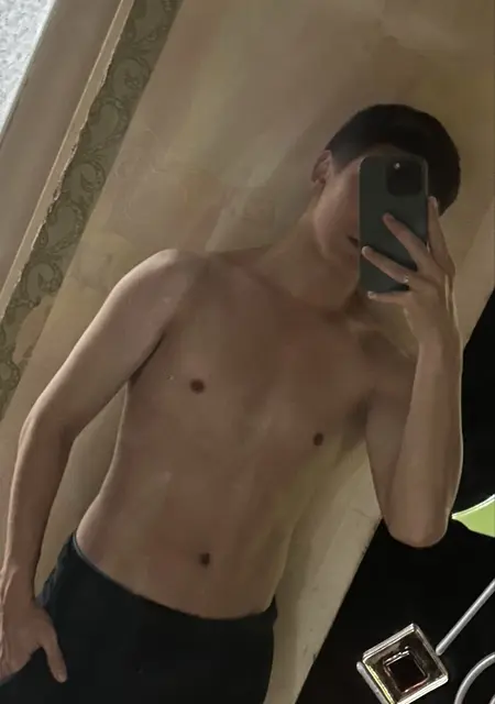 Dima з Миколаєва, мені 19 років, познайомлюсь для дружби