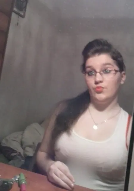 Эльвира из Казатина, мне 19, познакомлюсь для вирта