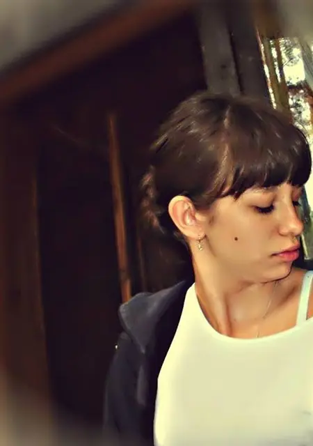 Я Илона, 18 років, знайомлюсь для спілкування у Новомосковськ