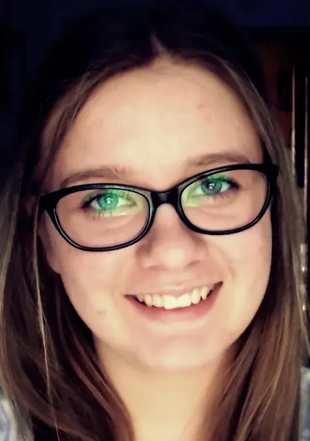 Я Руслана, 18 років з Коростень, шукаю знайомство для постійні стосунки