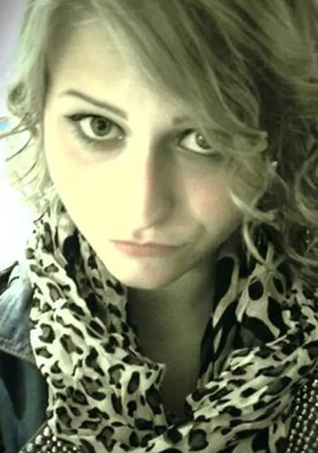 Я Лилия, 18 років, знайомлюсь на одну ніч у Запоріжжя