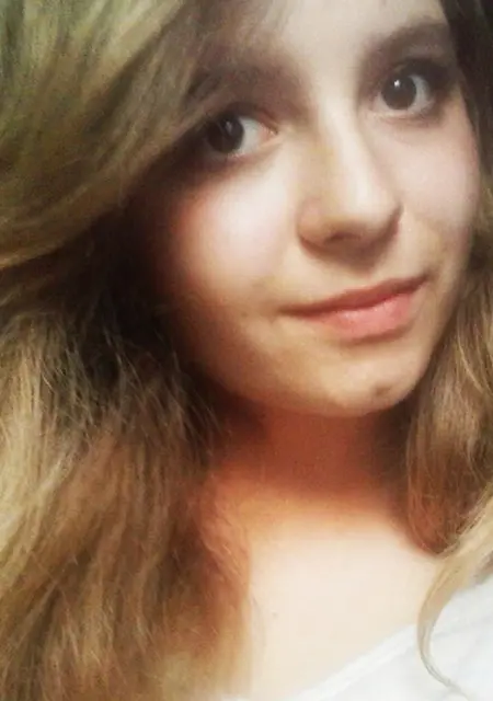 Инна з Миколаєва, мені 18 років, познайомлюсь для постійних стосунків