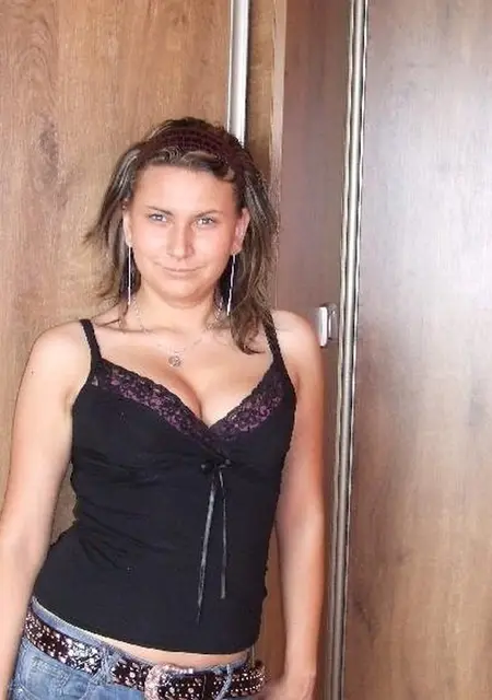 Полина из Новотроицкого, ищу на сайте дружбу