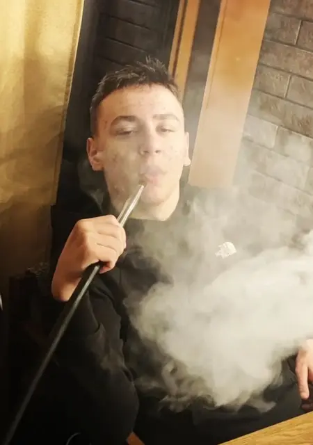 Влад з Кременчука, мені 19 років, познайомлюсь на одну ніч