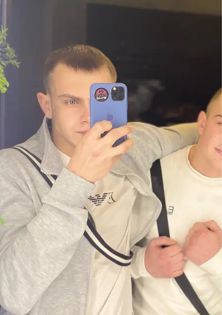 Стас из Хмельницкого, мне 21, познакомлюсь для общения