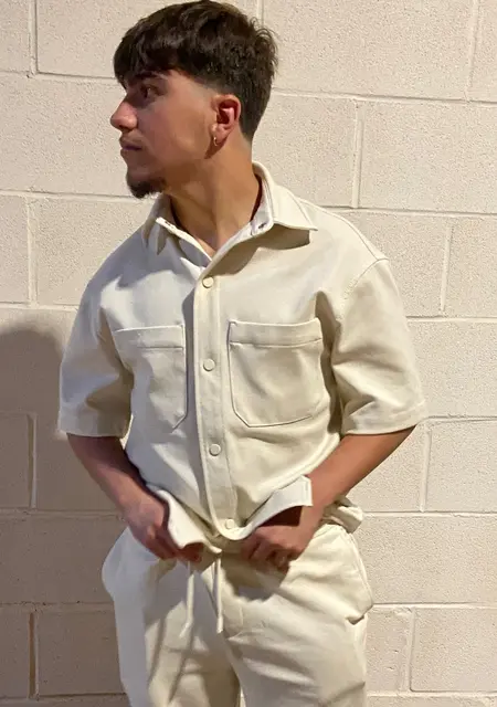 Soy Ivan, 18 años, conociéndome para conversación virtual en Torrevieja