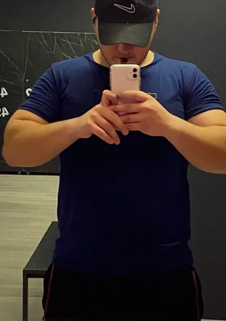 Я Олег, 19, из Днепра, ищу знакомство для совместных путешествий