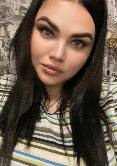 Dina з Суми, мені 26 років, познайомлюсь для спілкування