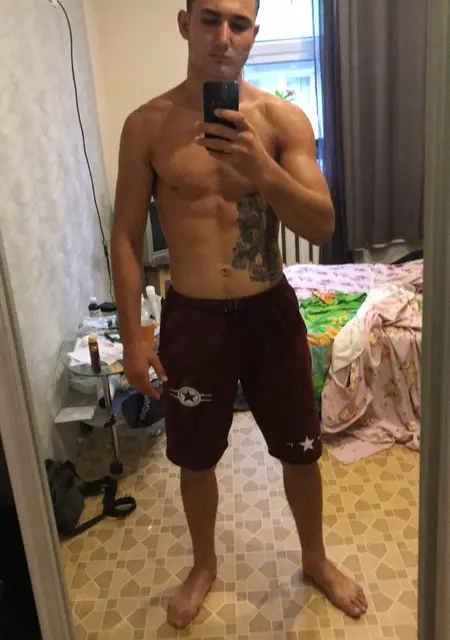 Я Kirill, 21 років, знайомлюсь на одну ніч у Дніпрі