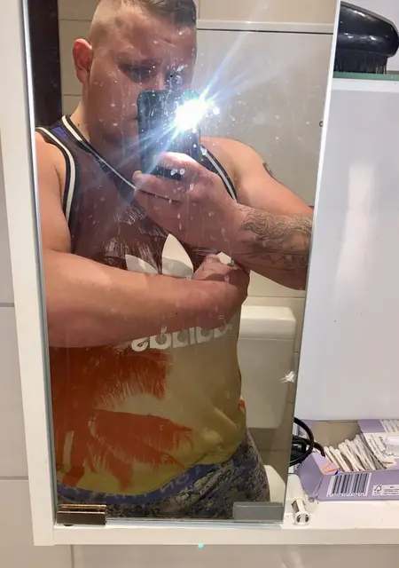 Я Florian, 25, из Шверин, ищу знакомство для приятного времяпровождения