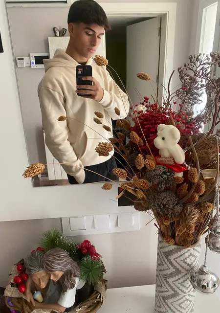 David de Tarragona, tengo 19 años, listo para conocer para conversación virtual