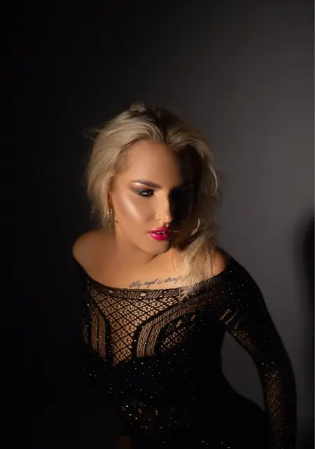 Я Надежда, 20 років, знайомлюсь для спілкування у Красноград