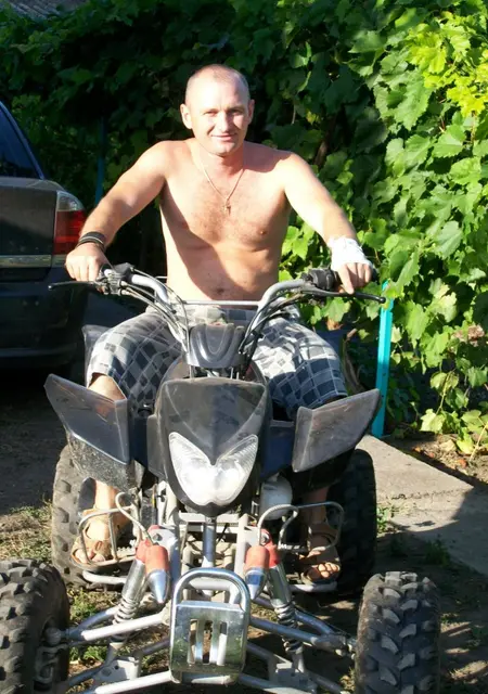 Виктор из Луцка, ищу на сайте знакомства на одну ночь