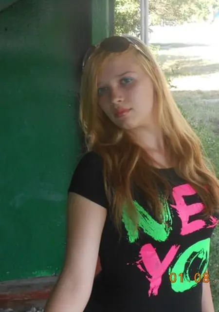 Я Марина, 28 років, знайомлюсь для дружби у Макіївці