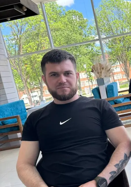 Юра з Токмака, мені 27 років, познайомлюсь для дружби