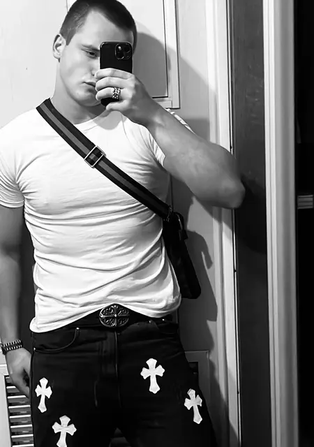 Михаил з Харкова, шукаю на сайті знайомства на одну ніч