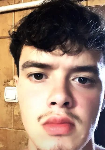 Богдан из Киева, мне 19, познакомлюсь на одну ночь