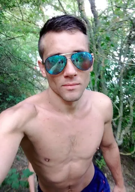 Я Ігорь, 26, из Кривого Рога, ищу знакомства без обязательств