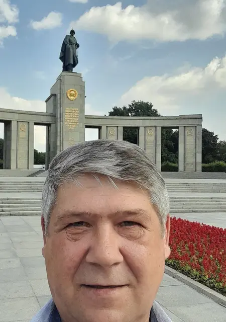 Виталий из Гамбурга, мне 55, познакомлюсь для открытые отношения