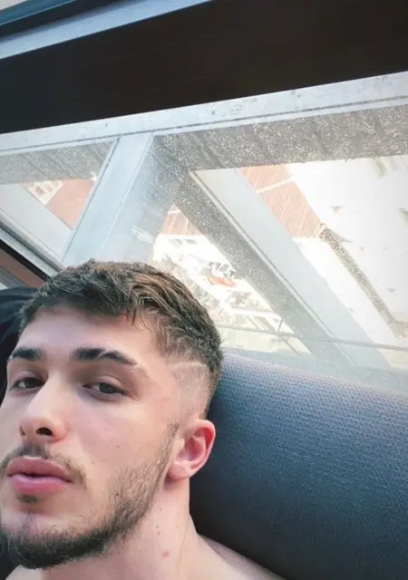 Я Yaman, 22, из Анкары, ищу знакомства на одну ночь