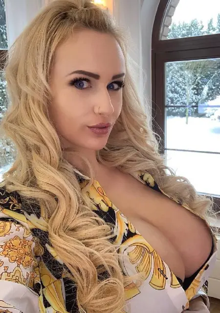 Ангелина з Харків, шукаю на сайті приємне проведення часу