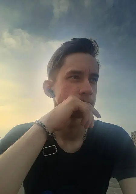 Михаил з Черкас, мені 21 років, познайомлюсь на одну ніч